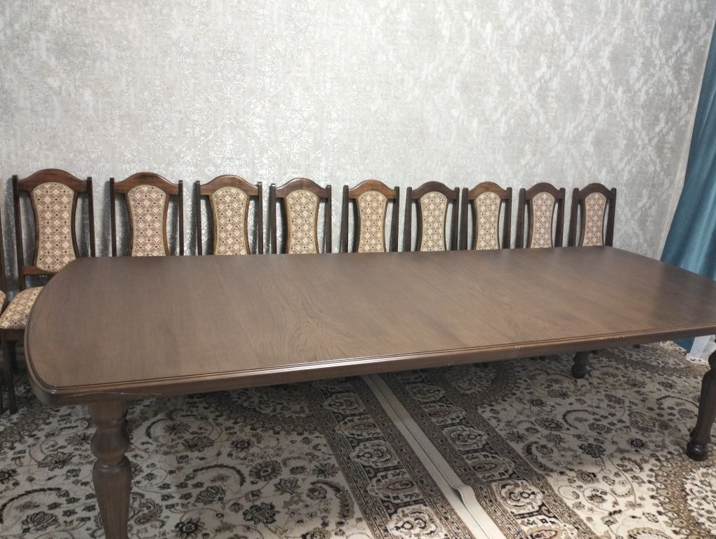 Стол для гостиной