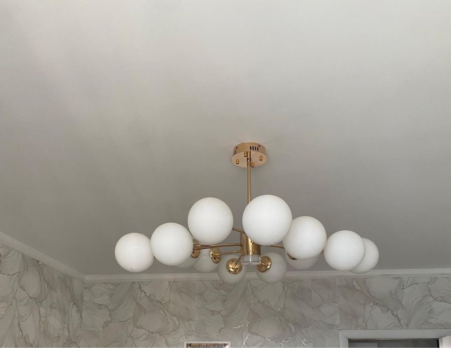 Люстра.         .