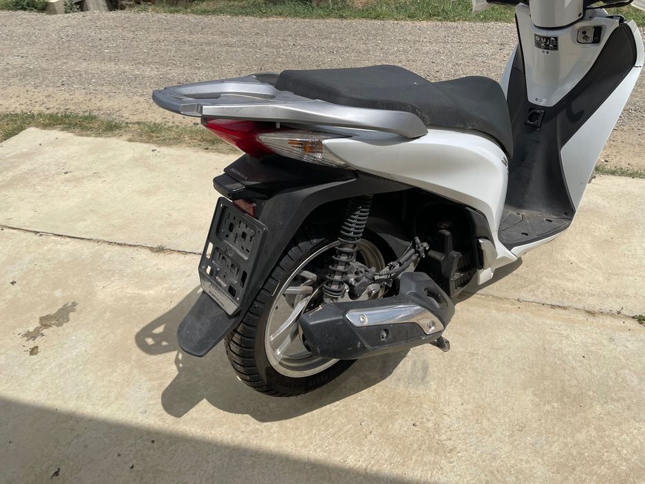 Vând scuter Honda sh125 cc 2015 abs