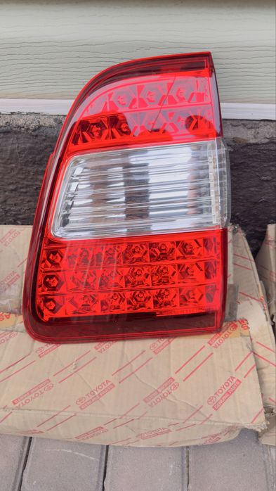 Для Land cruiser 100 фанарь задний ОРИГИНАЛ новый