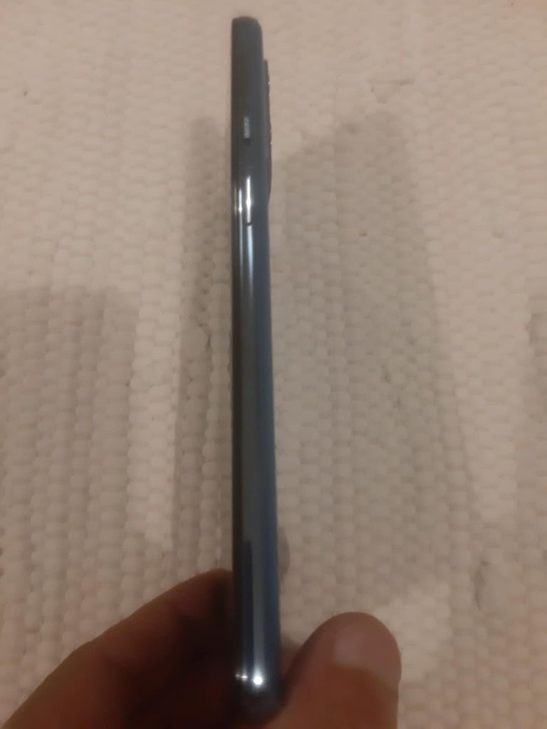 Телефон One plus 9 модел LE2113
