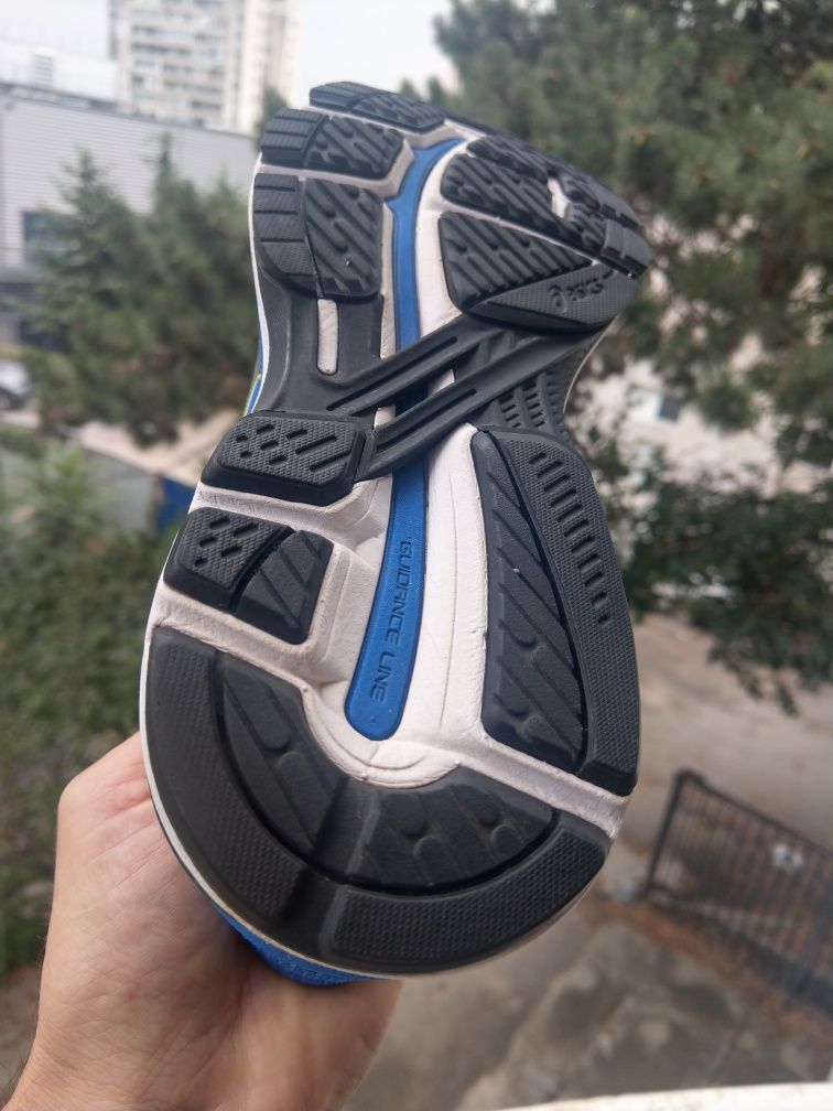 Asics Gel GT2000-7. 42нм. 26,5см.