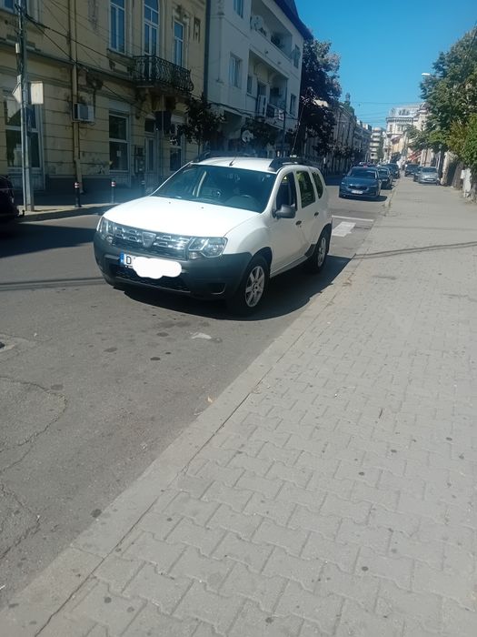Vând Dacia Duster ,1,5dci 4x4