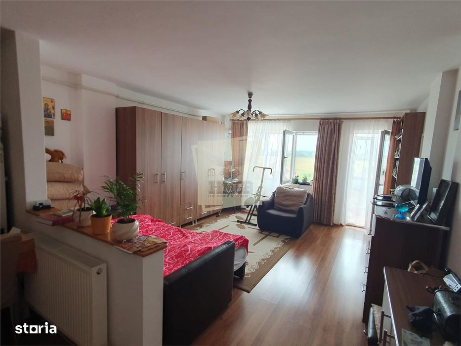 Garsoniera spatioasa 37 mpu  etaj 1 cu balcon  Strand