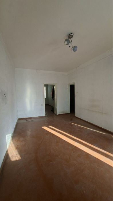 Продается 3 комнатная квартира на Юнусабаде 7 квартал 3 этаж