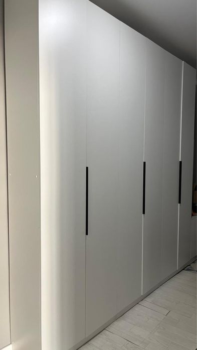 Продаю шыкаф белый