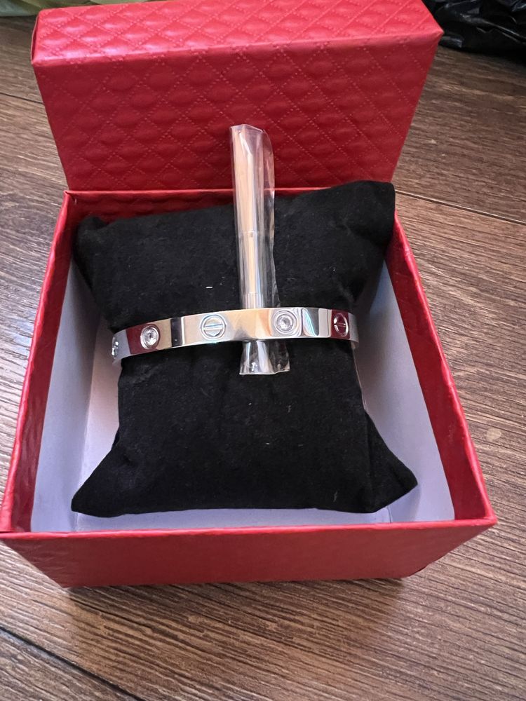 Гривна Cartier !Нова!