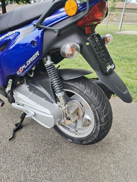 Vand scuter de 49 cc