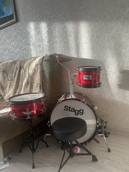 Продам профессилнальную мини барабанную установку