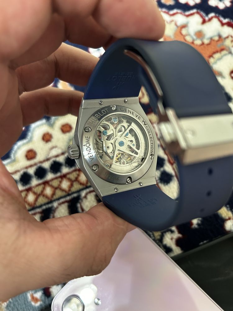 Продам часы Hublot