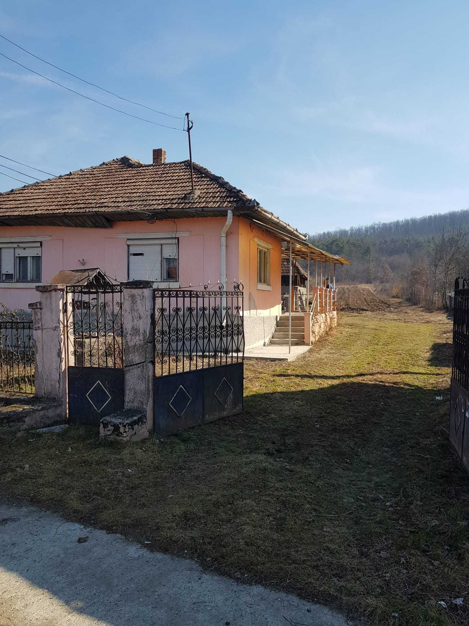Vând casă în Poarta Sălajului