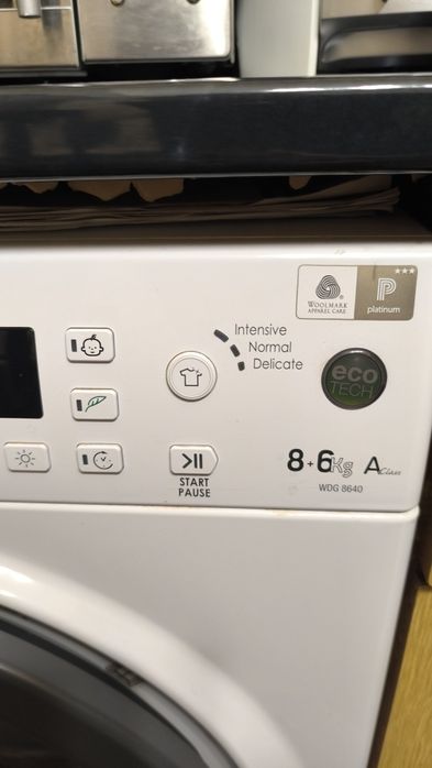 пералня със сушилня комбинирана Hotpoint Ariston с шум в лагера