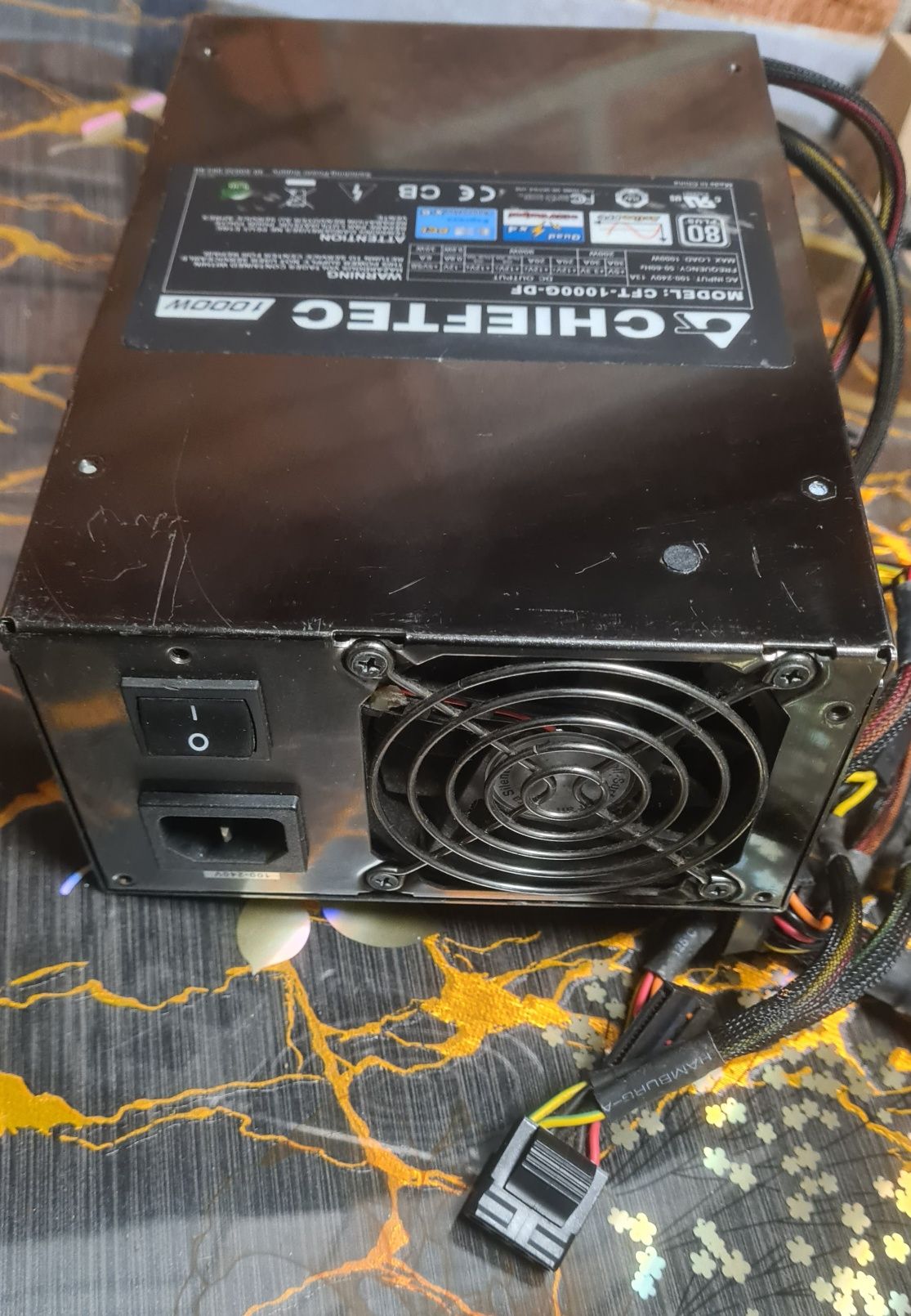 Sursă modulară PC CHIEFTEC 1000 W profesională.