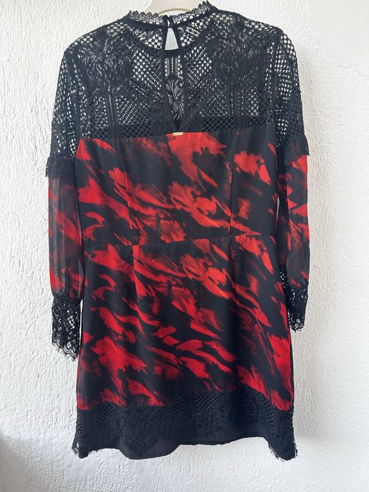 Червена вечерна рокля