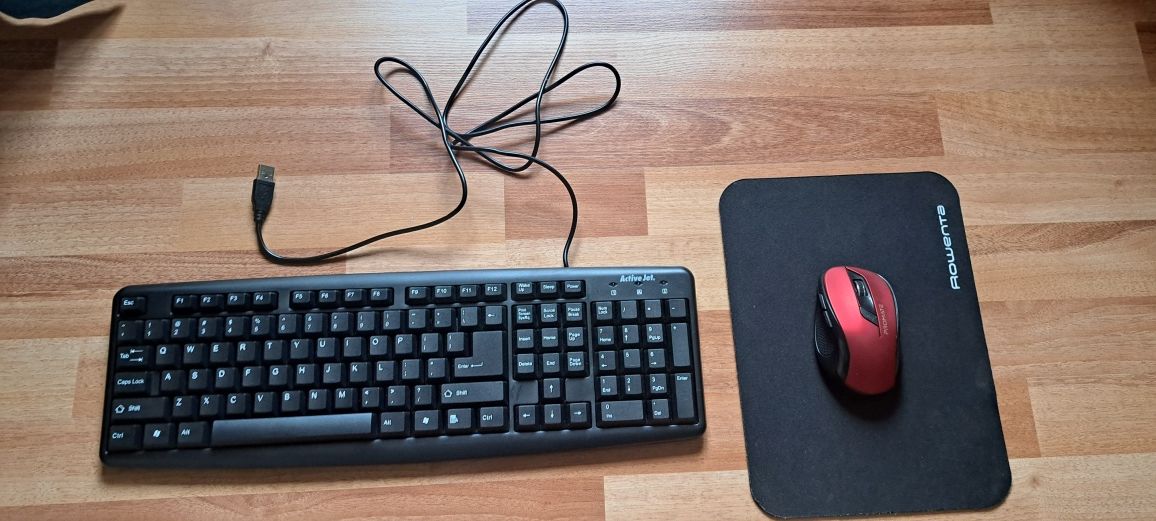 Vand tastatura+mouse+mousepad