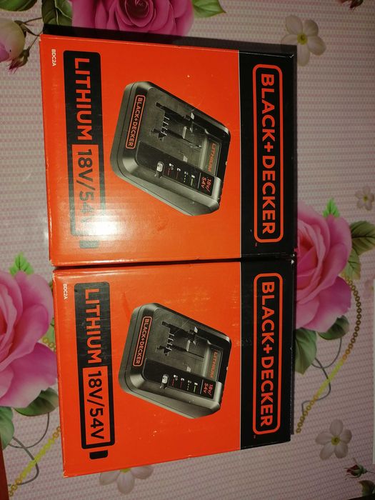 Incarcator Black&Decker pe sanie 18/54V cu 2 Baterii 18V