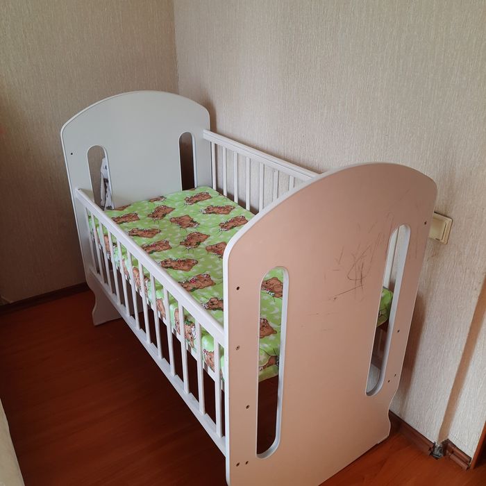 Детская кроватка