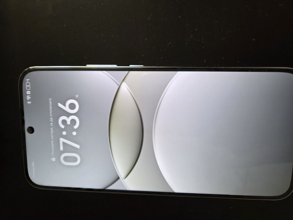 Продавам Чисто нов  Huawei Nova 13