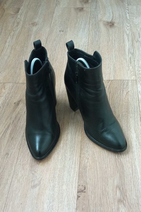 Ghete elegante din piele naturala