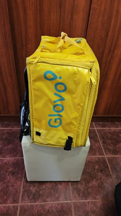 Geanta  glovo in stare bună
