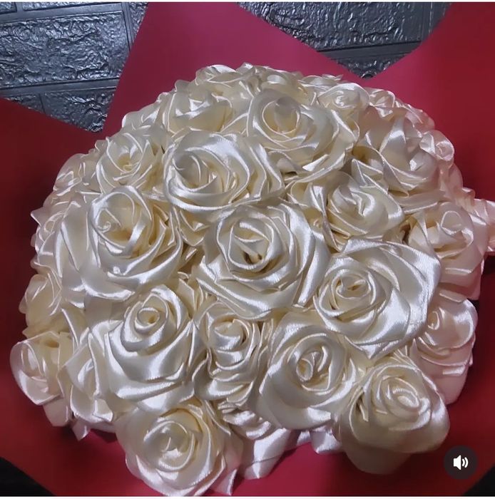 Букет из атласных роз любое количество по вашему желанию