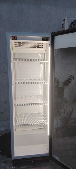 vitrina frigorifica frigider bauturi ultima generatie LED consum redus