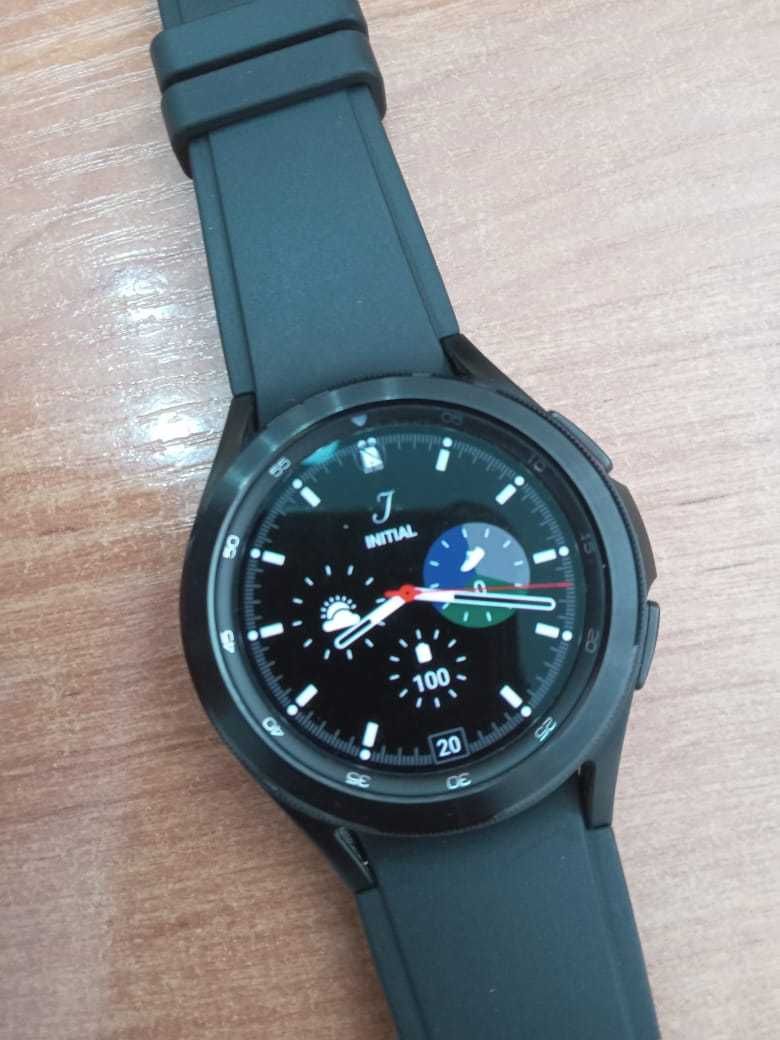 Часы Galaxy Watch 4