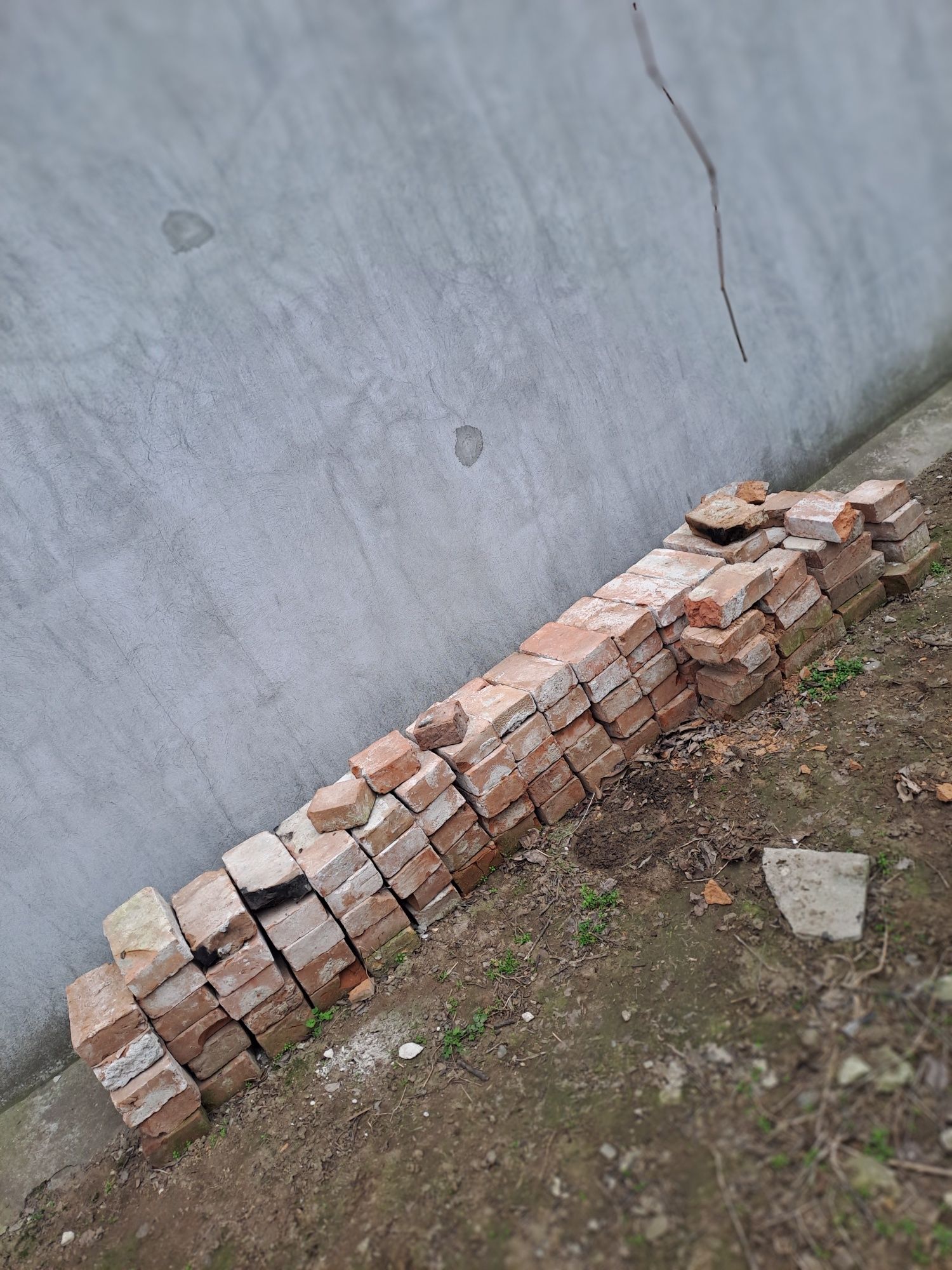 Vind caramida stare buna. Se poate folosi la zidărie gratare hornuri e