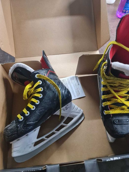 Patine hoki, hockey Bauer marime 35