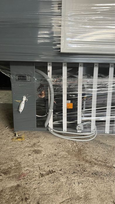 Vitrina frigorifica dezghetare automata