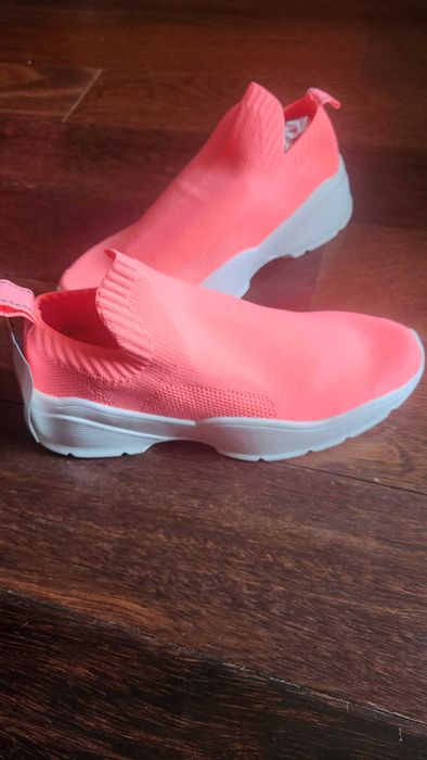 Неонови кецове тип чорап, нови с етикет HM, размер 39