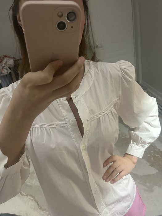 Ак рубашка.