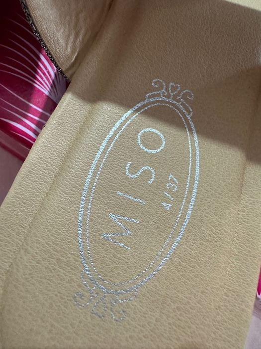 Vând papuci/sandale MISO noi