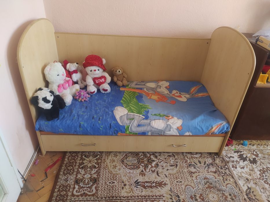 Продавам детска кошара