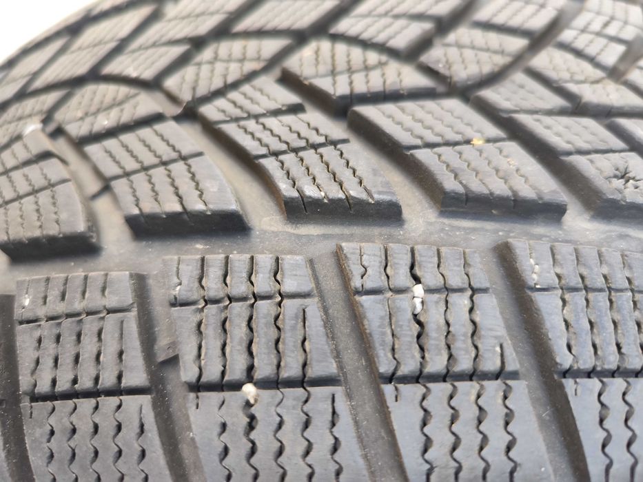 GOODYEAR Ultra Grip 255/50/19V