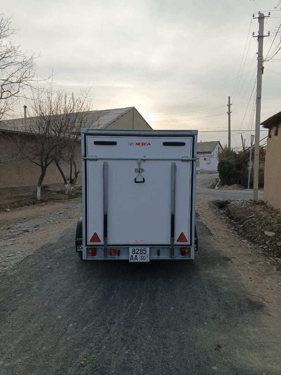Промтоварный двухосный фургон с аппарелью (кузов 8 м³)