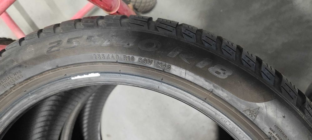 4бр.зимни гуми 255/40/18 Pirelli