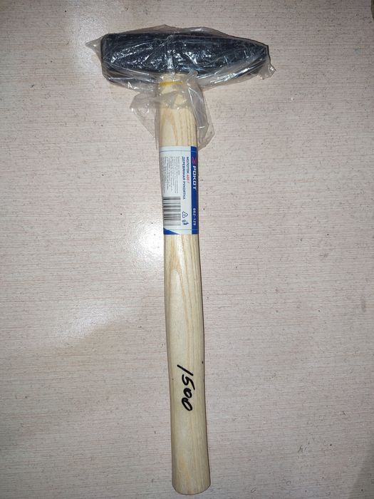 Молоток новые в упаковке