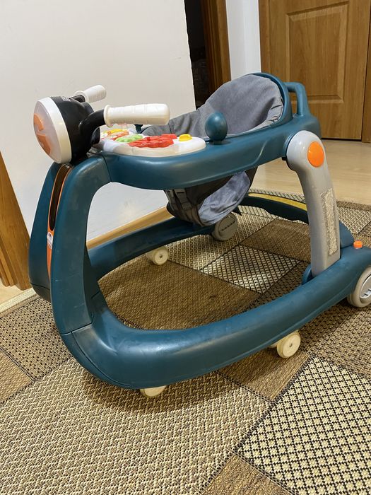 Продам ходунки ,состояние хорошее. Ребенок толком на них не ходил.