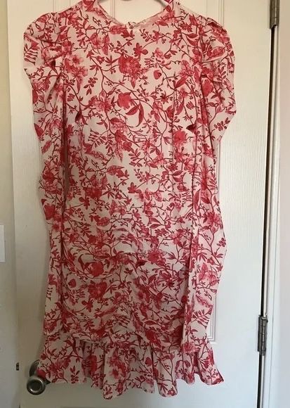 Платье в стиле романтичного гламура