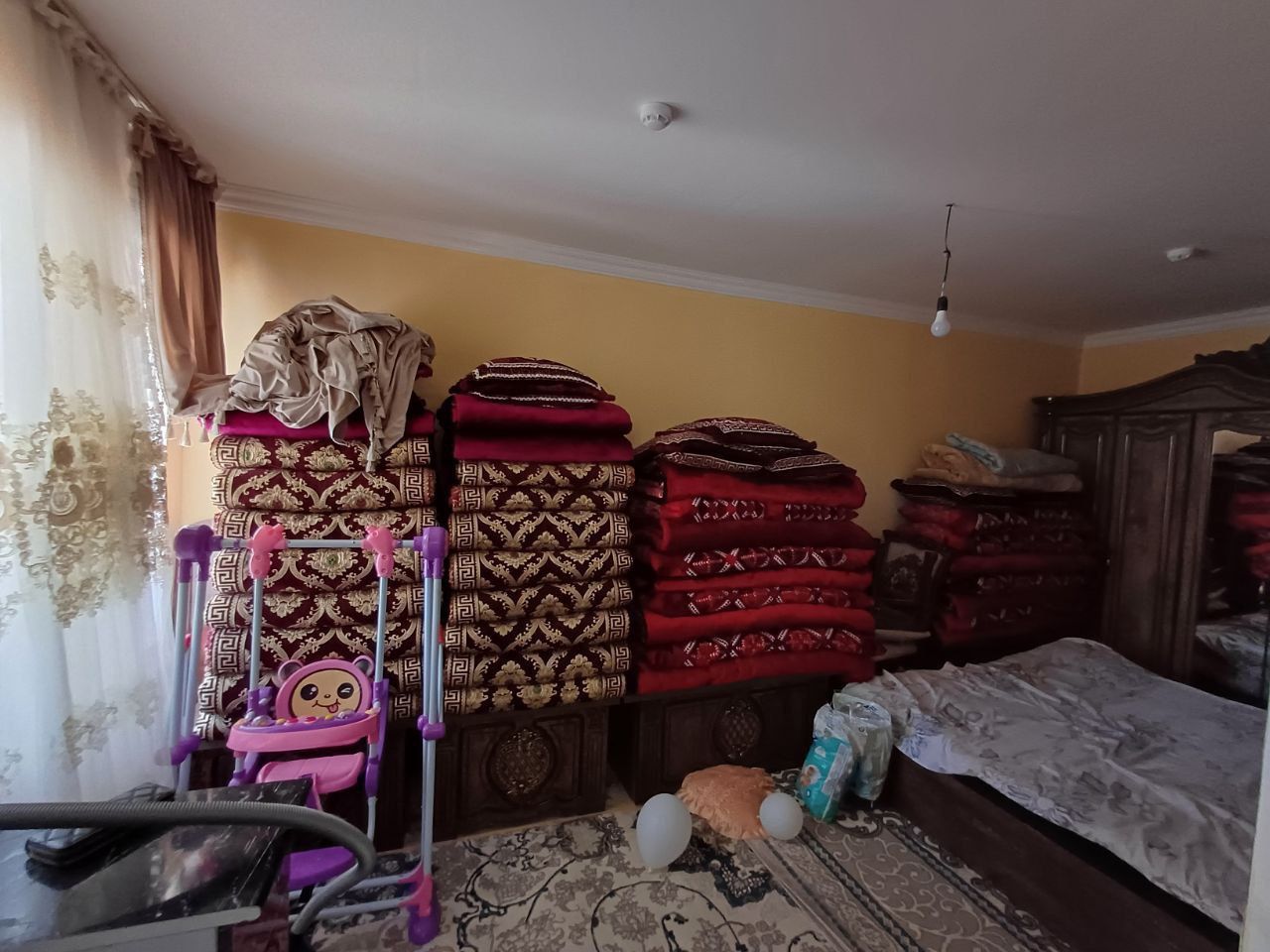 Урта чирч.тумани.Авaнгард.куйликдан 7км. 2хона 3этаж 3эт-да.26000 $
