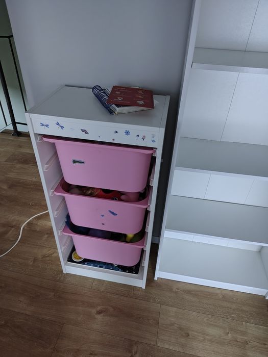 Mobilier camera copii - biblioteca si/sau dulapior jucarii