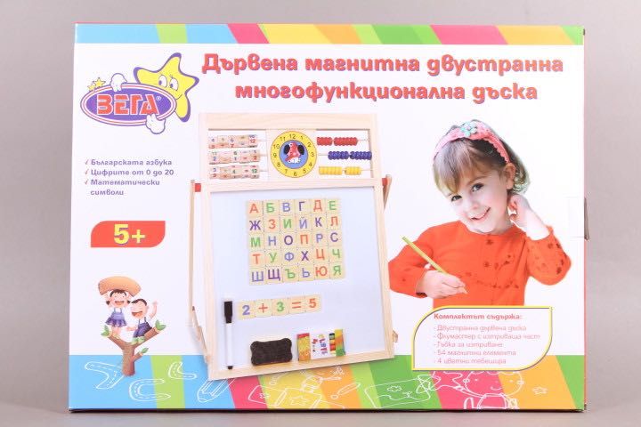 Играчки с герои момиче/момче