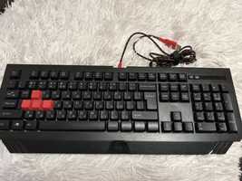 Комплект клавиатура Bloody B110 + мишка Bloody V9C