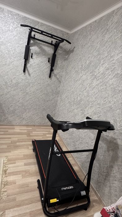 Продам беговую дорожку и турник