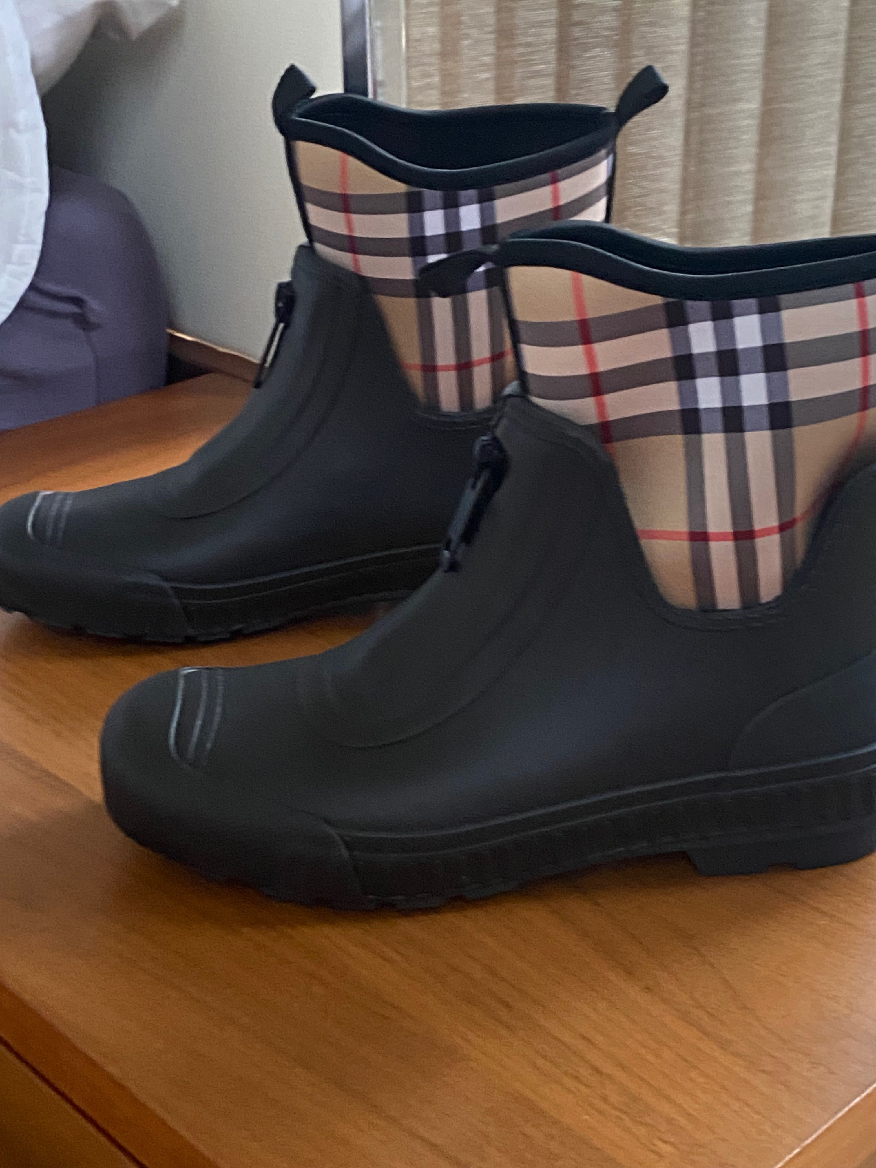 Rain boots BURBERRY