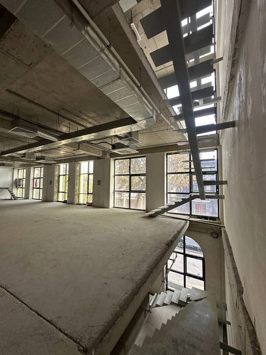 Продается здание под офис, клинику, учебный центр 2400 м2 Глинка