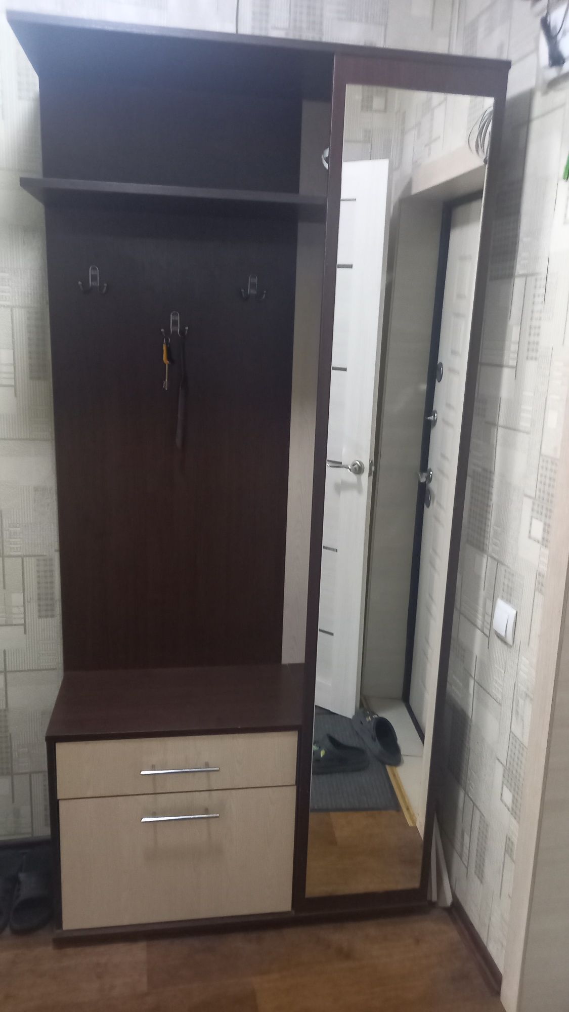 Продам     прихожую