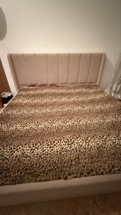 Спалный диван большой