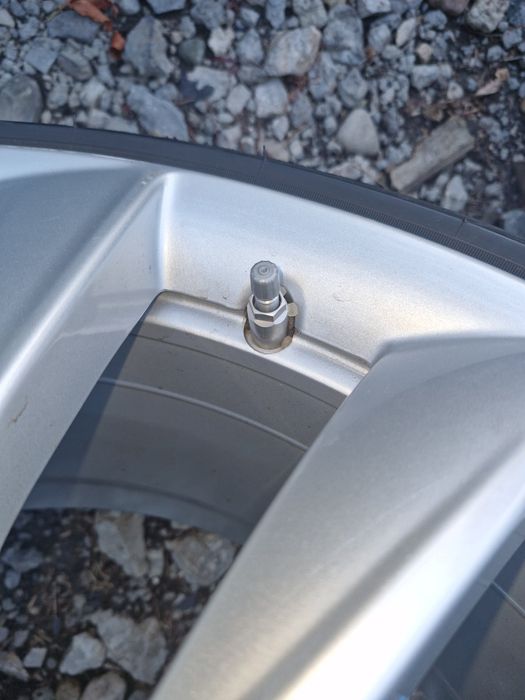 Джанти с гуми за Tesla Model 3 20 цола